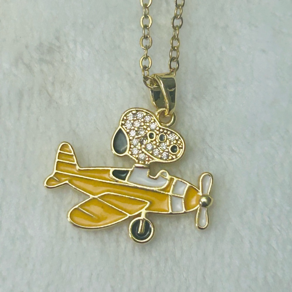 Gold-Tone Snoopy Pendant Necklace. New.